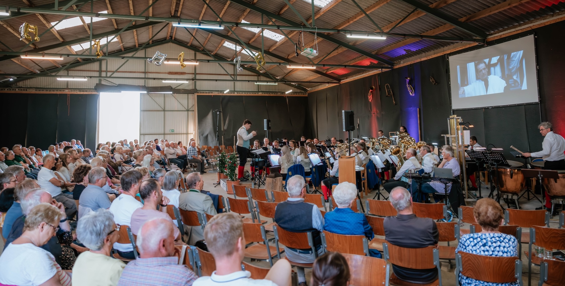 Musikkapelle beim Konzertspiel, 2024